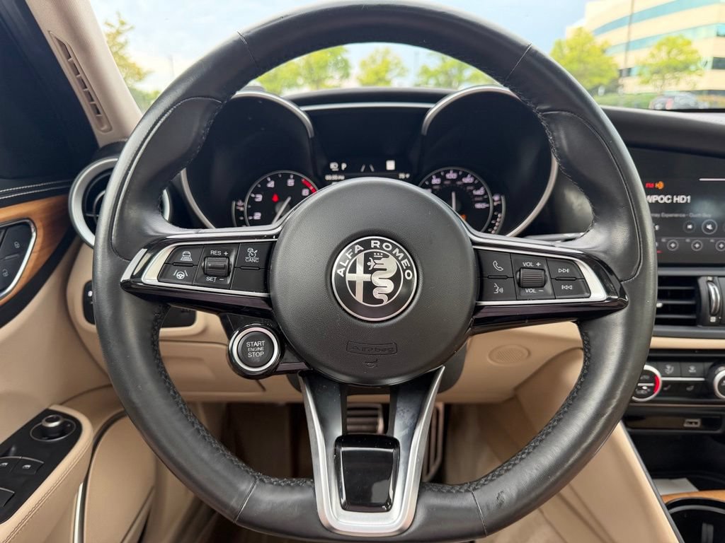 Used 2020 Alfa Romeo Giulia Ti AWD/4WD image 11