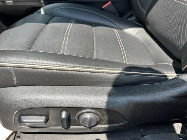 Used 2021 GMC Acadia Denali w/ Denali Ultimate Package AWD/4WD image 25