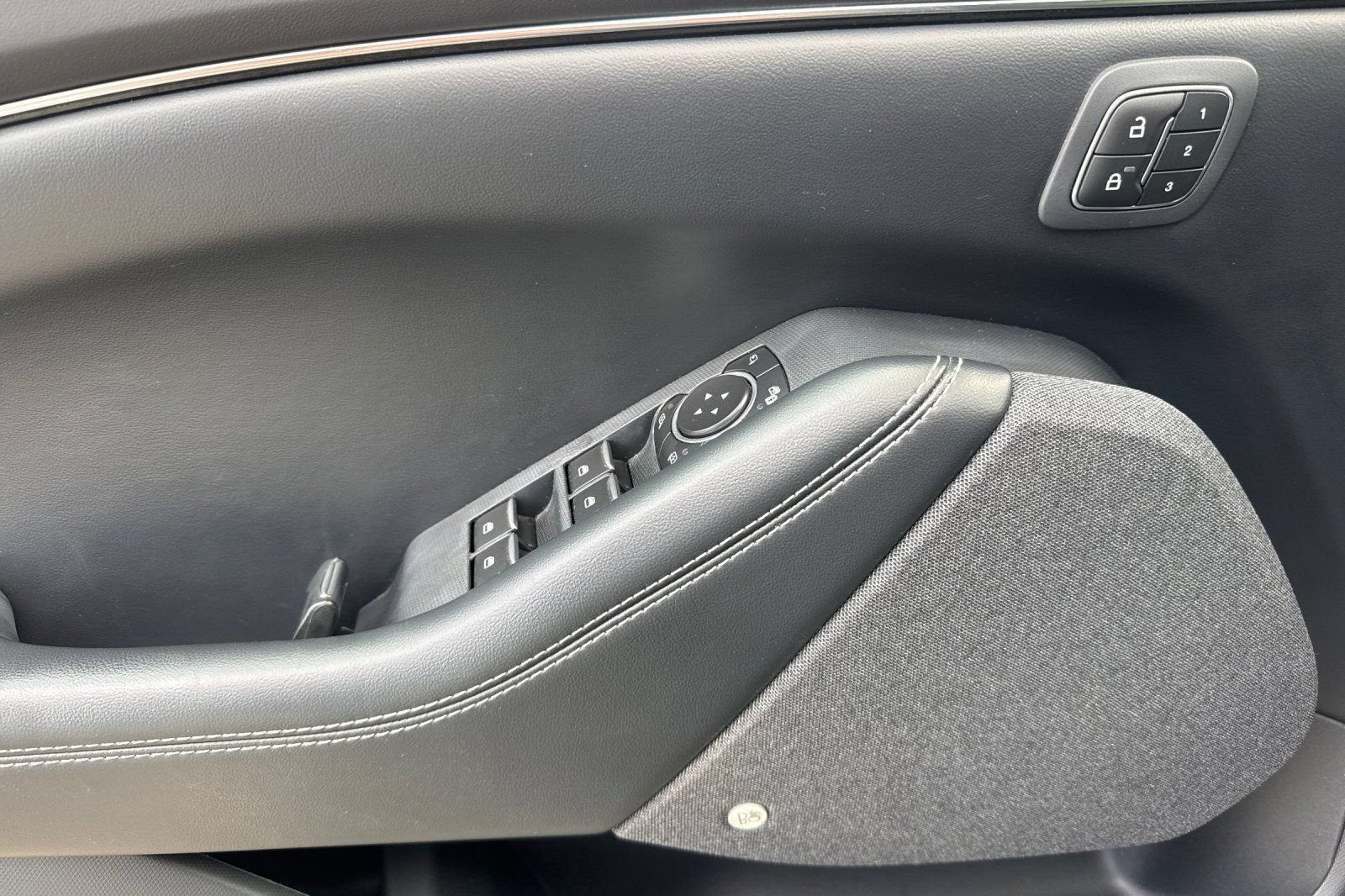 Used 2022 Ford Mustang Mach-E Premium RWD image 11