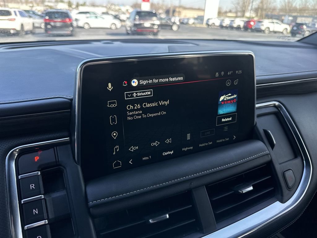 Used 2024 GMC Yukon SLT w/ SLT Luxury Package image 16