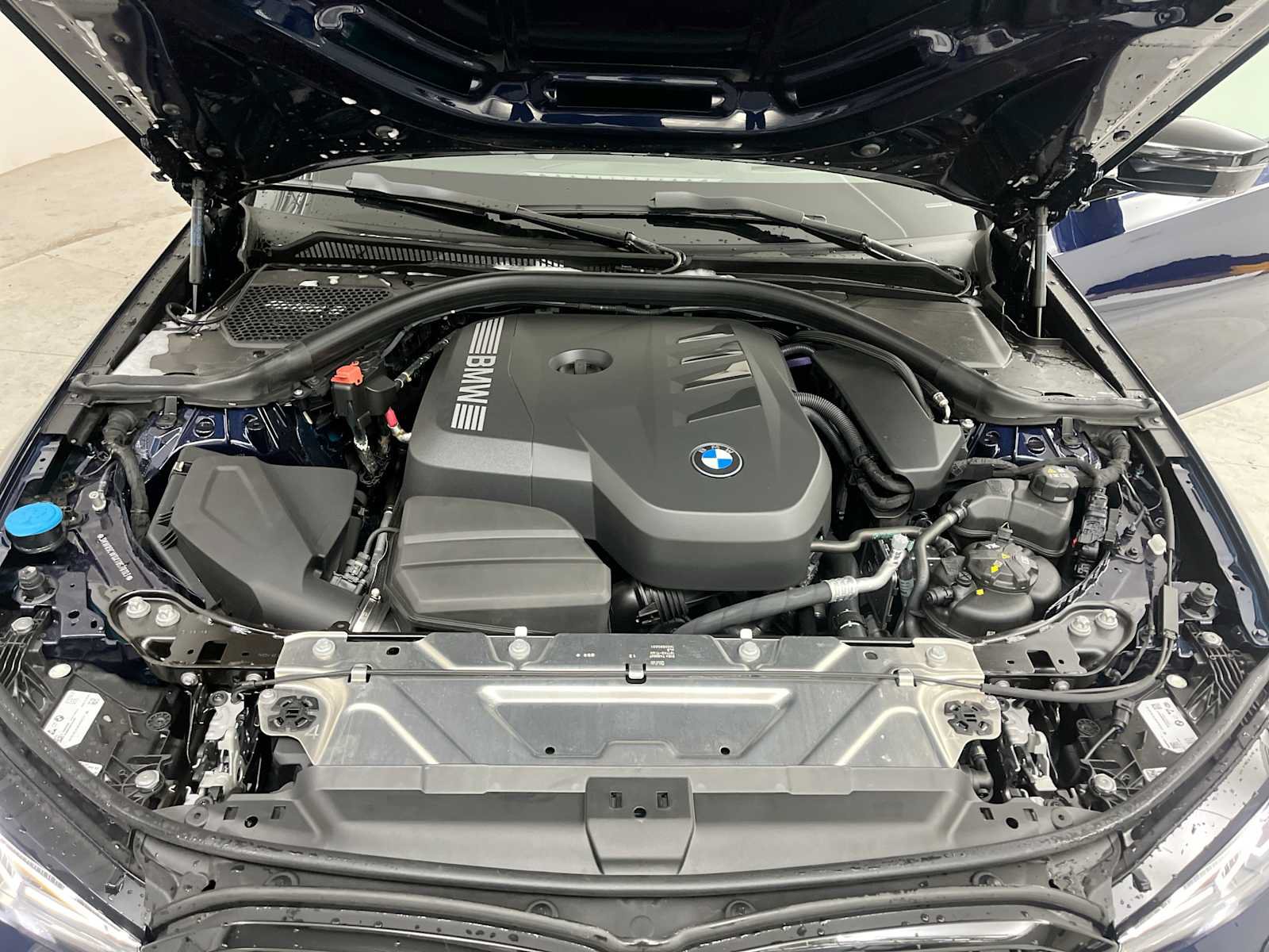 New 2026 BMW 330i xDrive Sedan w/ M Sport Package AWD/4WD image 24