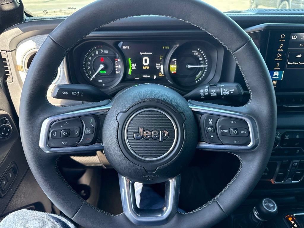 Certified 2025 Jeep Wrangler Unlimited Sahara w/ Safety Group AWD/4WD image 20