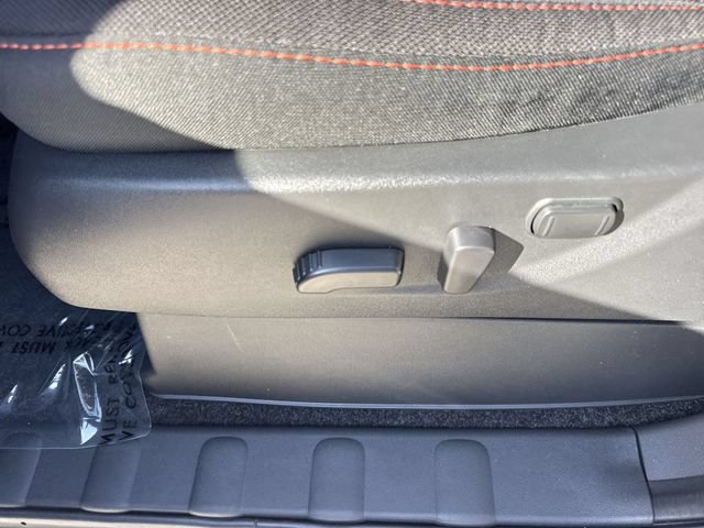 Used 2025 Nissan Frontier Pro-X RWD image 12