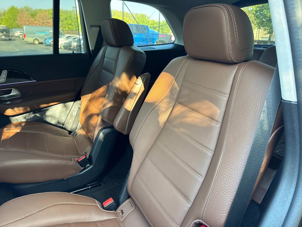 New 2026 Mercedes-Benz GLS 450 4MATIC image 15
