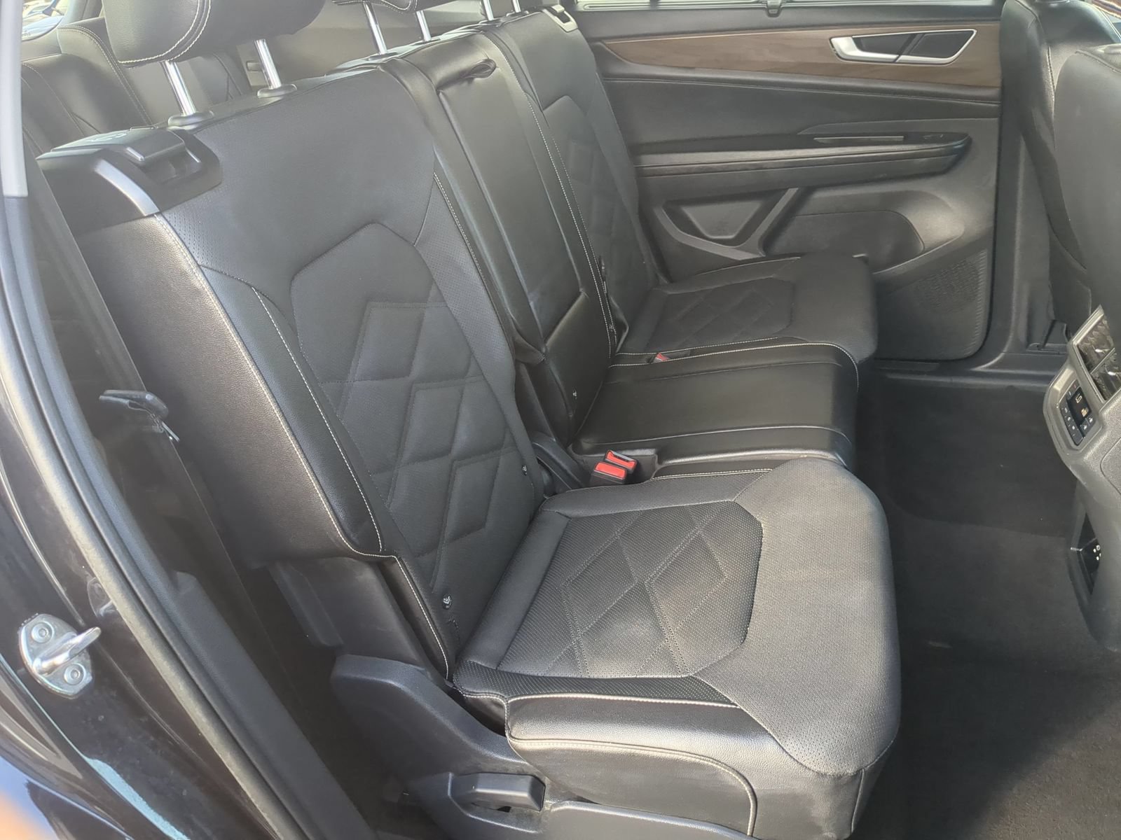Used 2024 Volkswagen Atlas SE FWD image 25