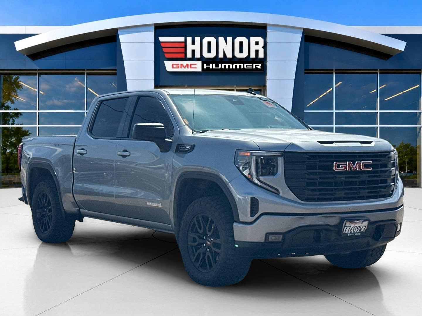 Used 2023 GMC Sierra 1500 Elevation w/ X31 Off-Road Package AWD/4WD image 2