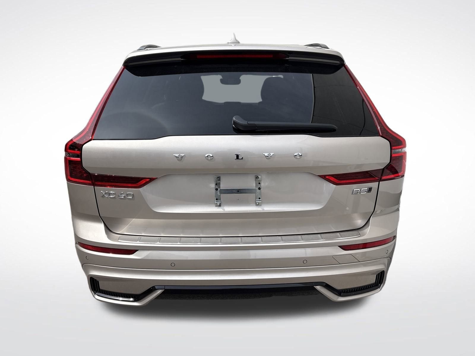 New 2026 Volvo XC60 B5 Plus w/ Protection Package Premier image 4