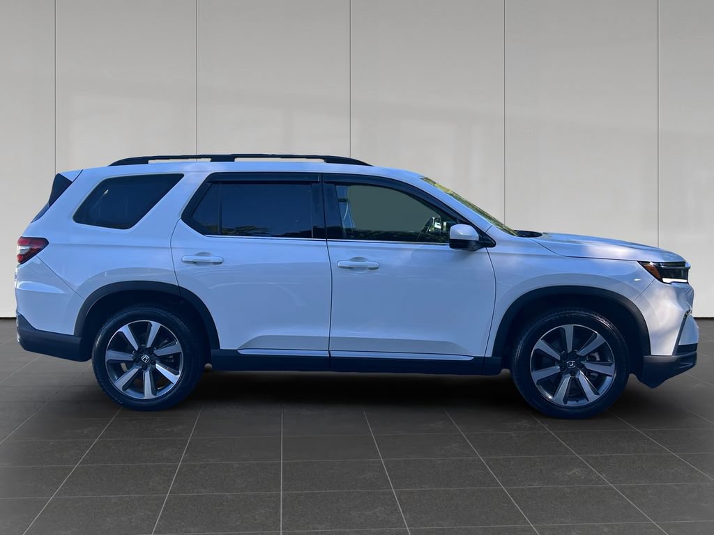 Used 2025 Honda Pilot Touring image 6