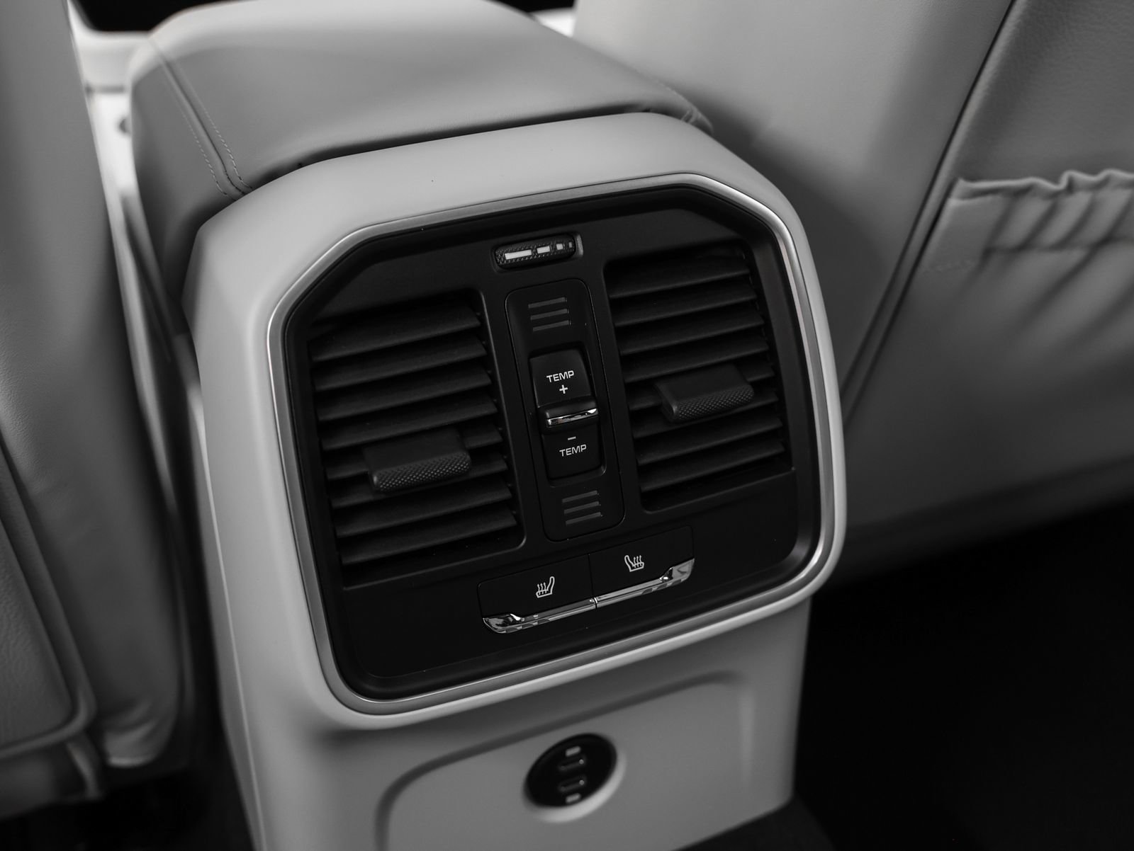 New 2026 Porsche Macan image 47