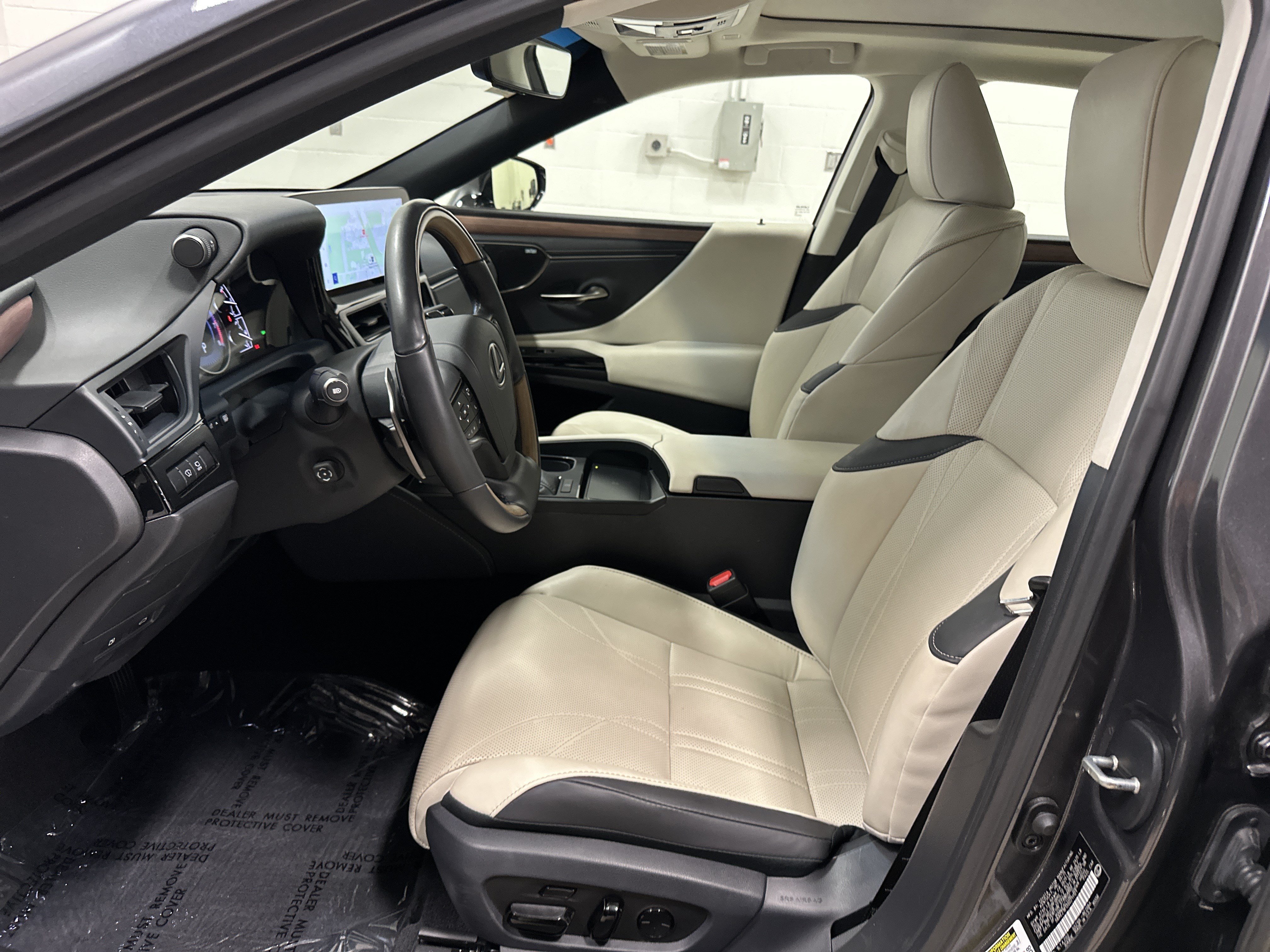 Certified 2025 Lexus ES 350 w/ Accessory Package (Z2) FWD image 16