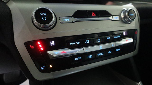 Used 2021 Ford Explorer XLT w/ Equipment Group 202A image 19