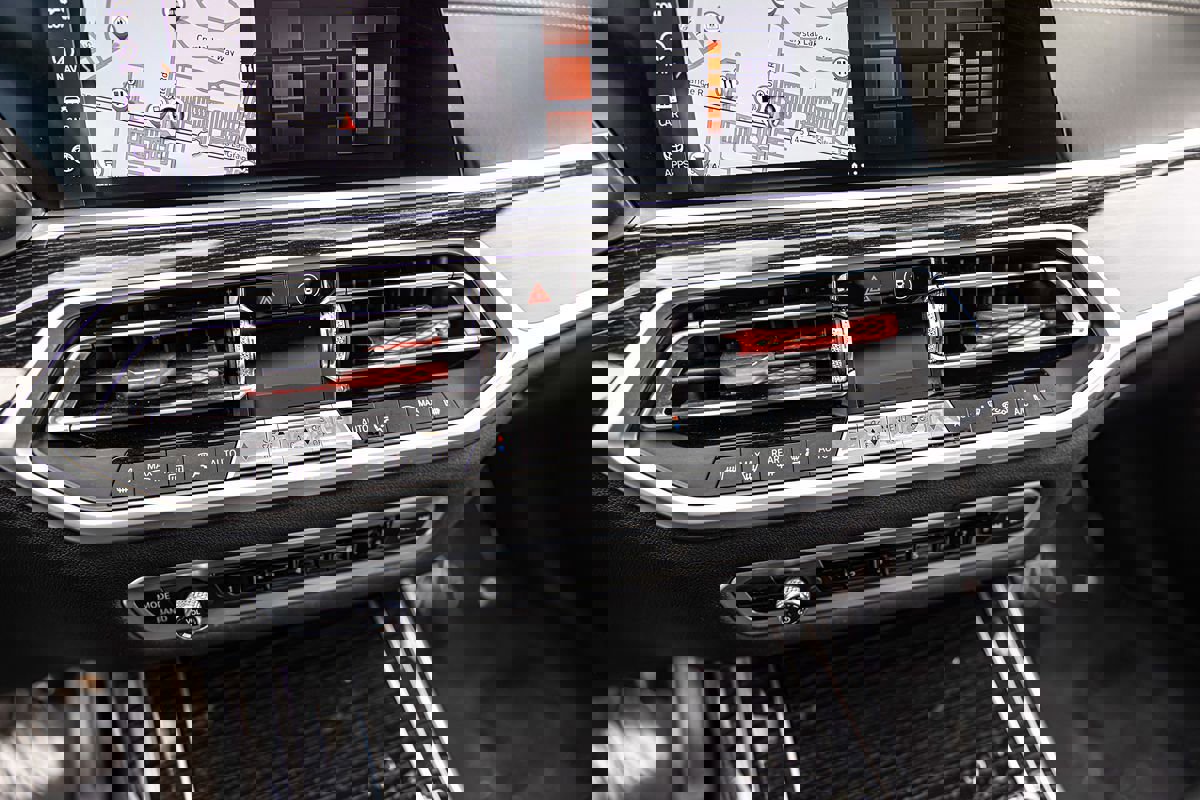 Used 2019 BMW X7 xDrive50i w/ Dynamic Handling Package image 38