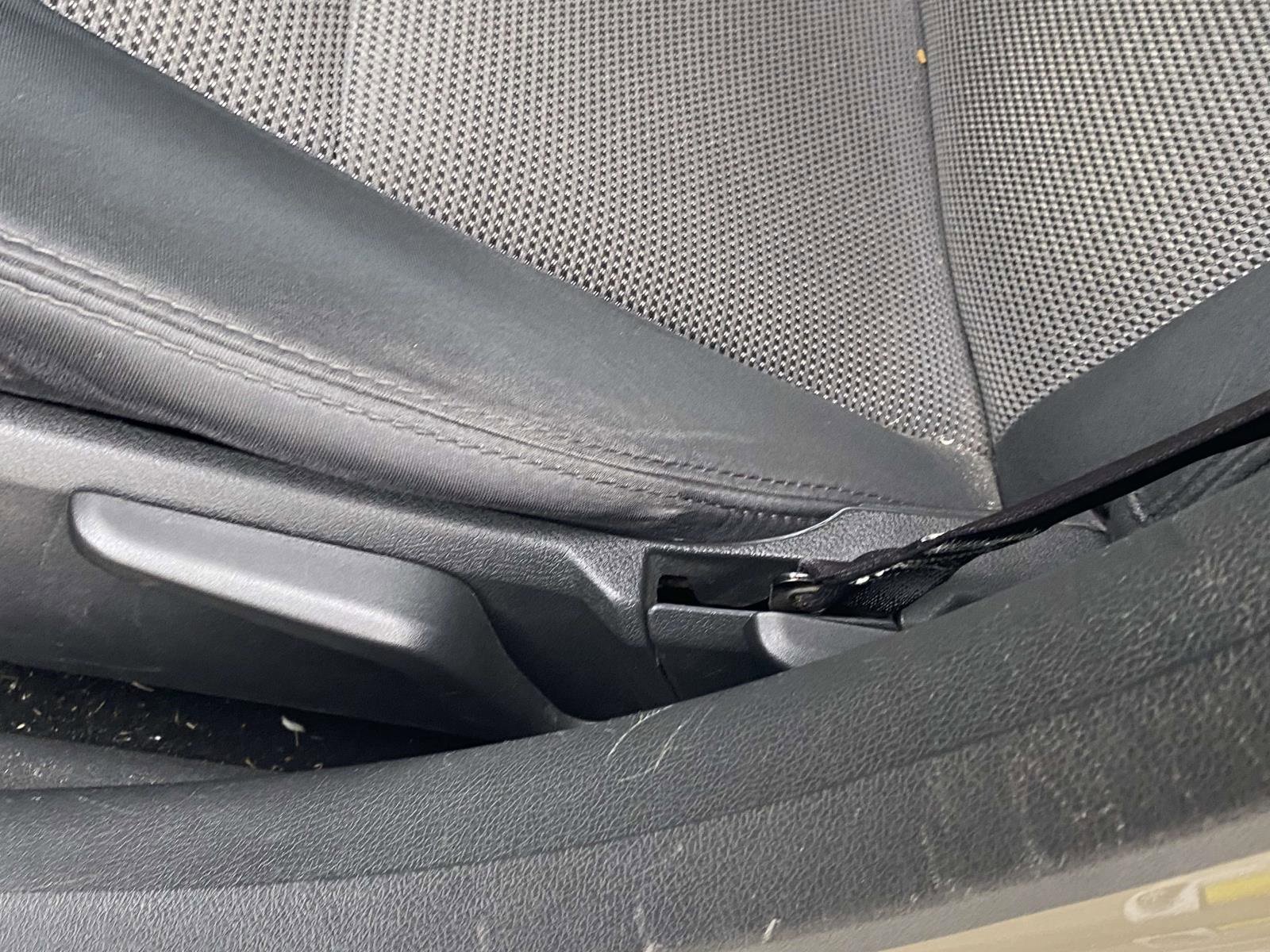 Used 2010 Dodge Caliber SXT image 16