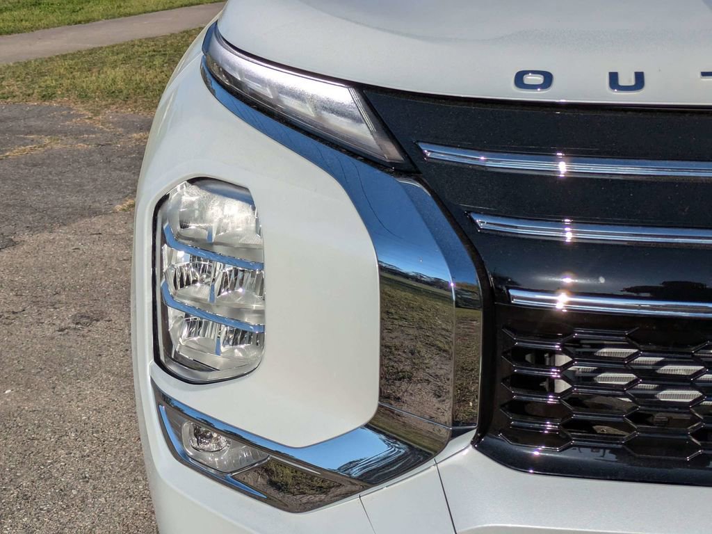 New 2026 Mitsubishi Outlander SE FWD image 10