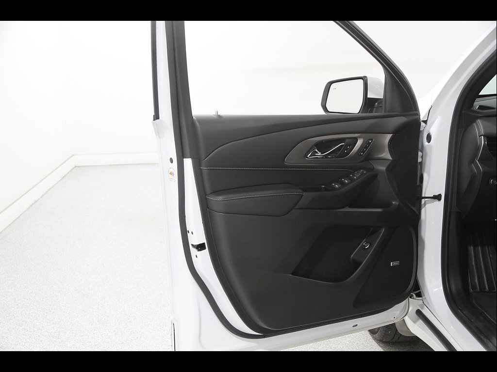 Certified 2022 Chevrolet Traverse Premier FWD image 4