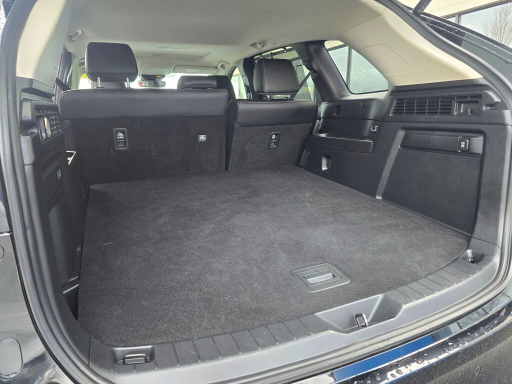 Used 2025 MAZDA CX-70 3.3 Turbo w/ Preferred Package image 16