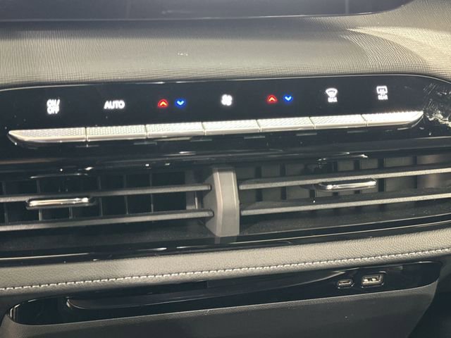 Certified 2025 Buick Enclave Preferred image 18