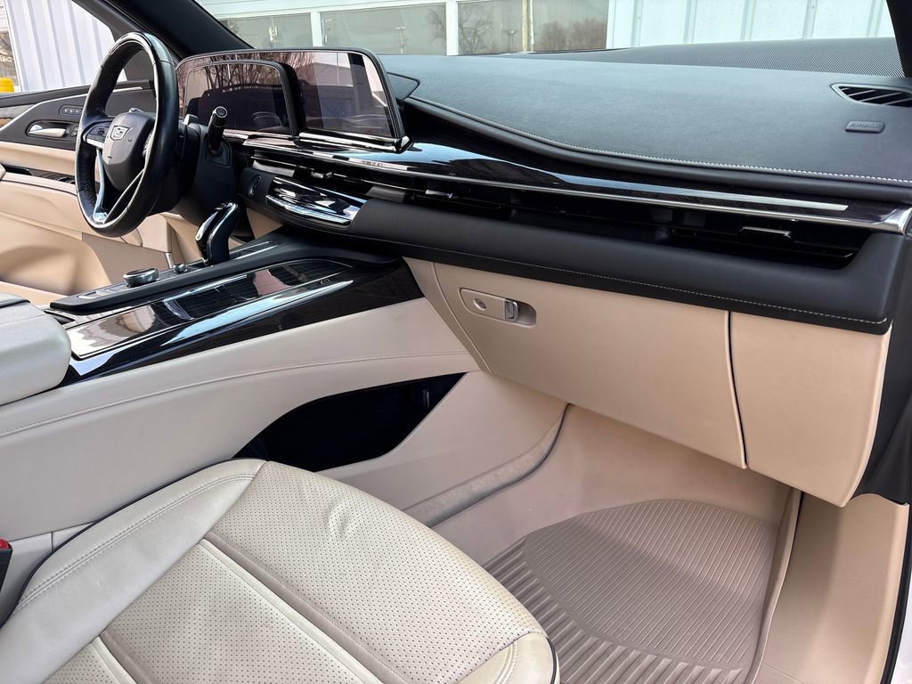Used 2023 Cadillac Escalade Premium Luxury image 60