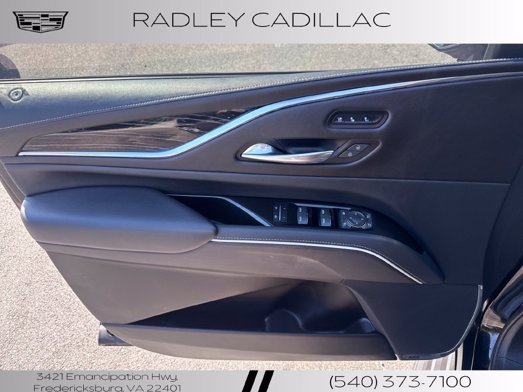 Used 2022 Cadillac Escalade ESV Sport AWD/4WD image 4