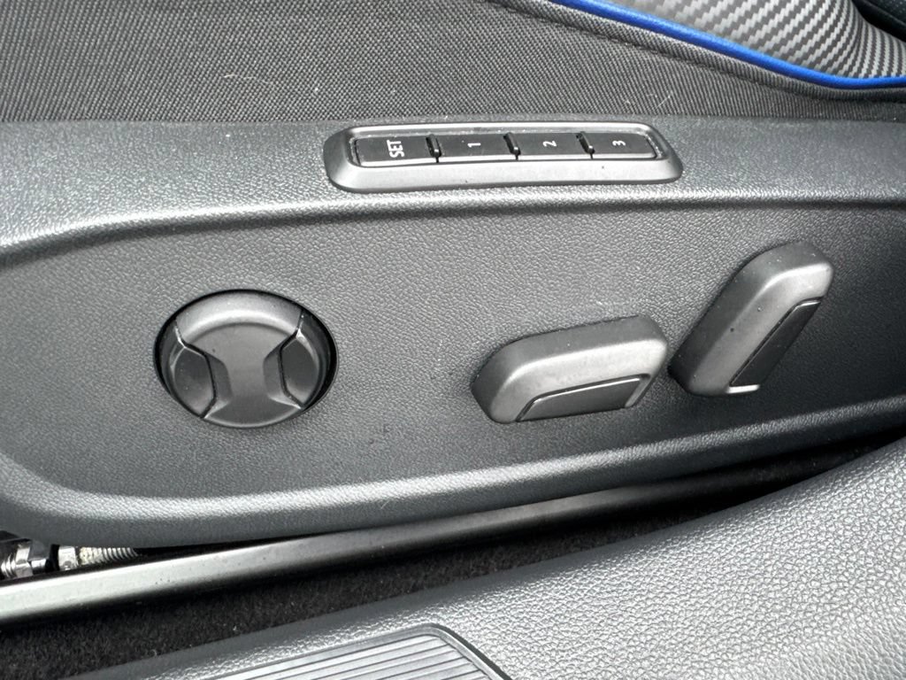 Used 2024 Volkswagen Golf R AWD/4WD image 20
