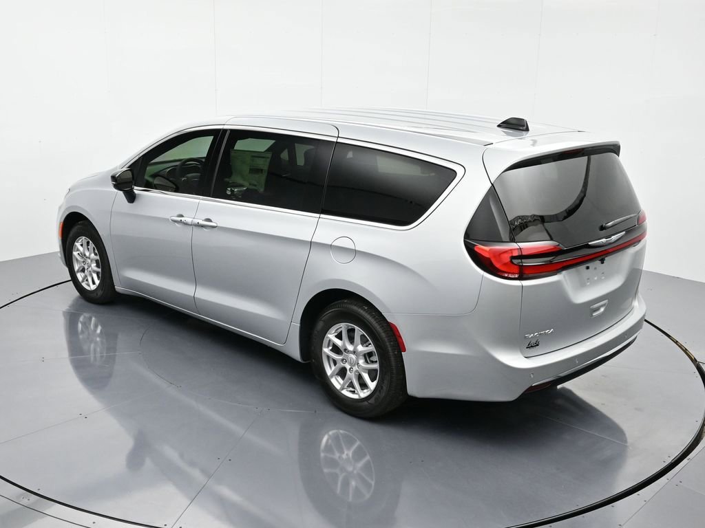 New 2026 Chrysler Pacifica Select FWD image 16
