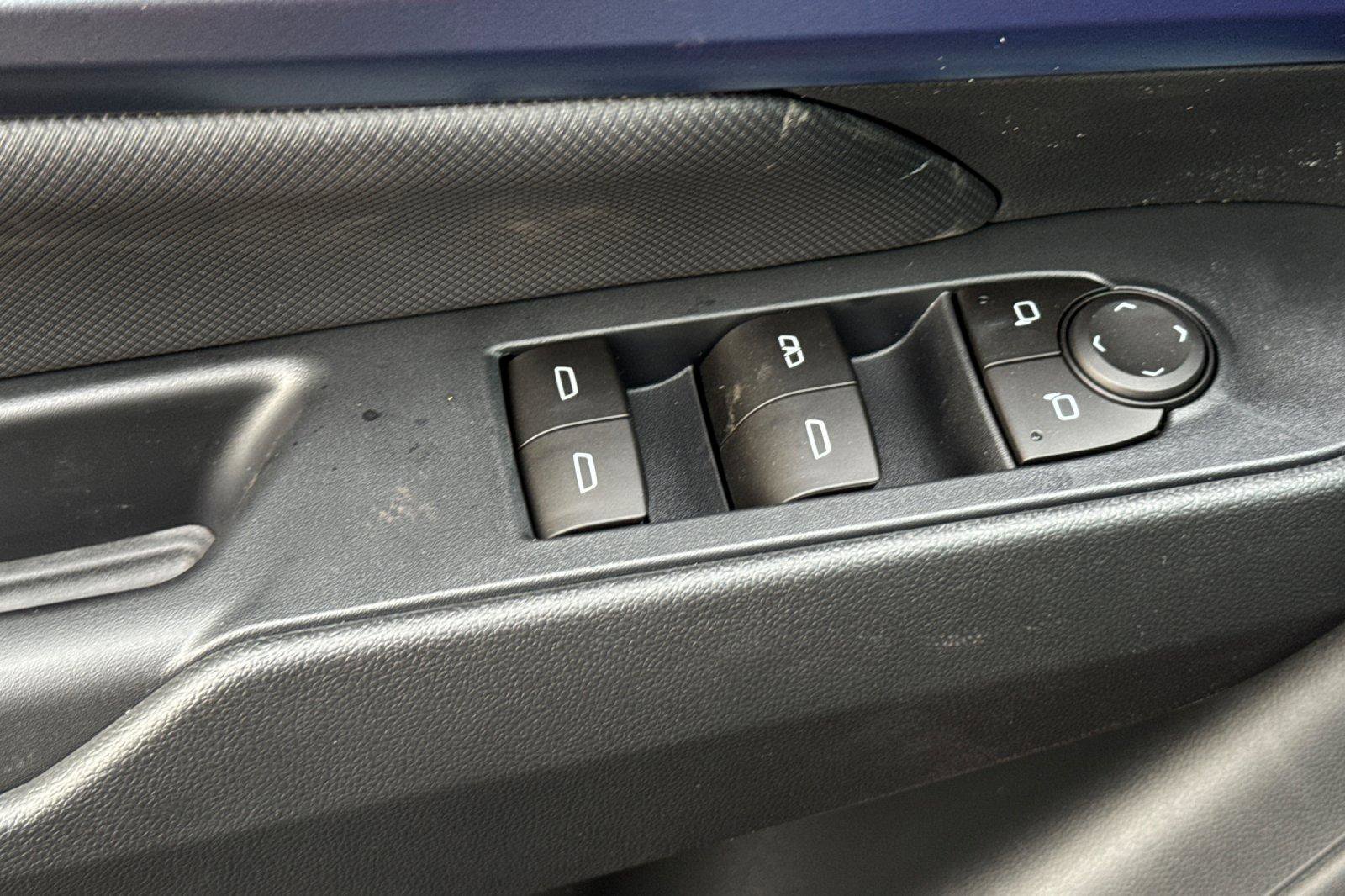 Used 2026 Chevrolet Equinox EV LT image 13