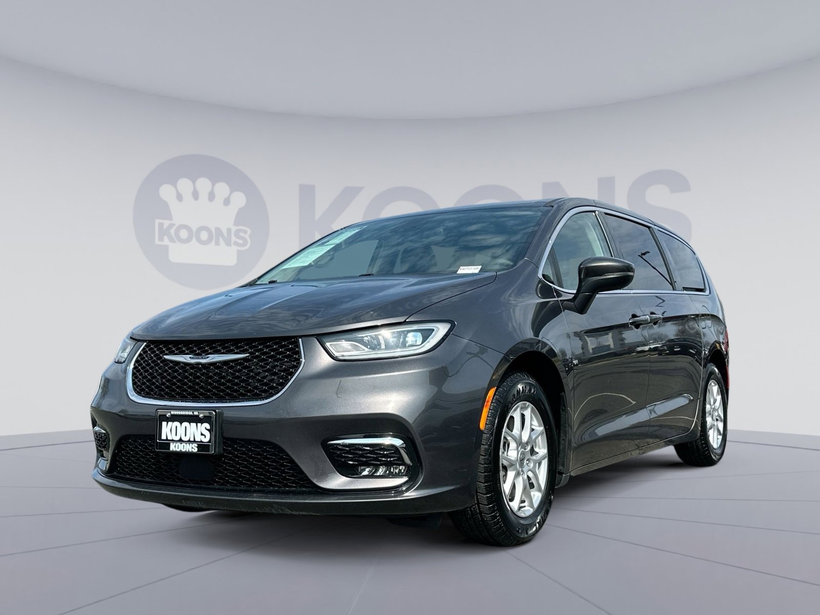 Used 2023 Chrysler Pacifica Touring-L