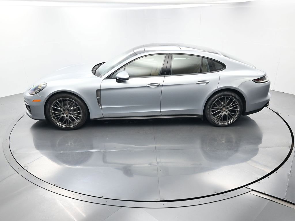 Certified 2022 Porsche Panamera Platinum Edition image 35