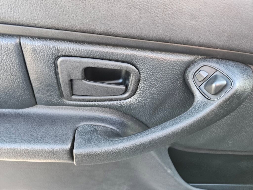 Used 2002 BMW Z3 2.5i image 14