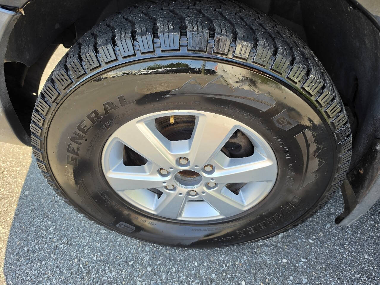 Used 2015 Freightliner Sprinter 2500 RWD image 10