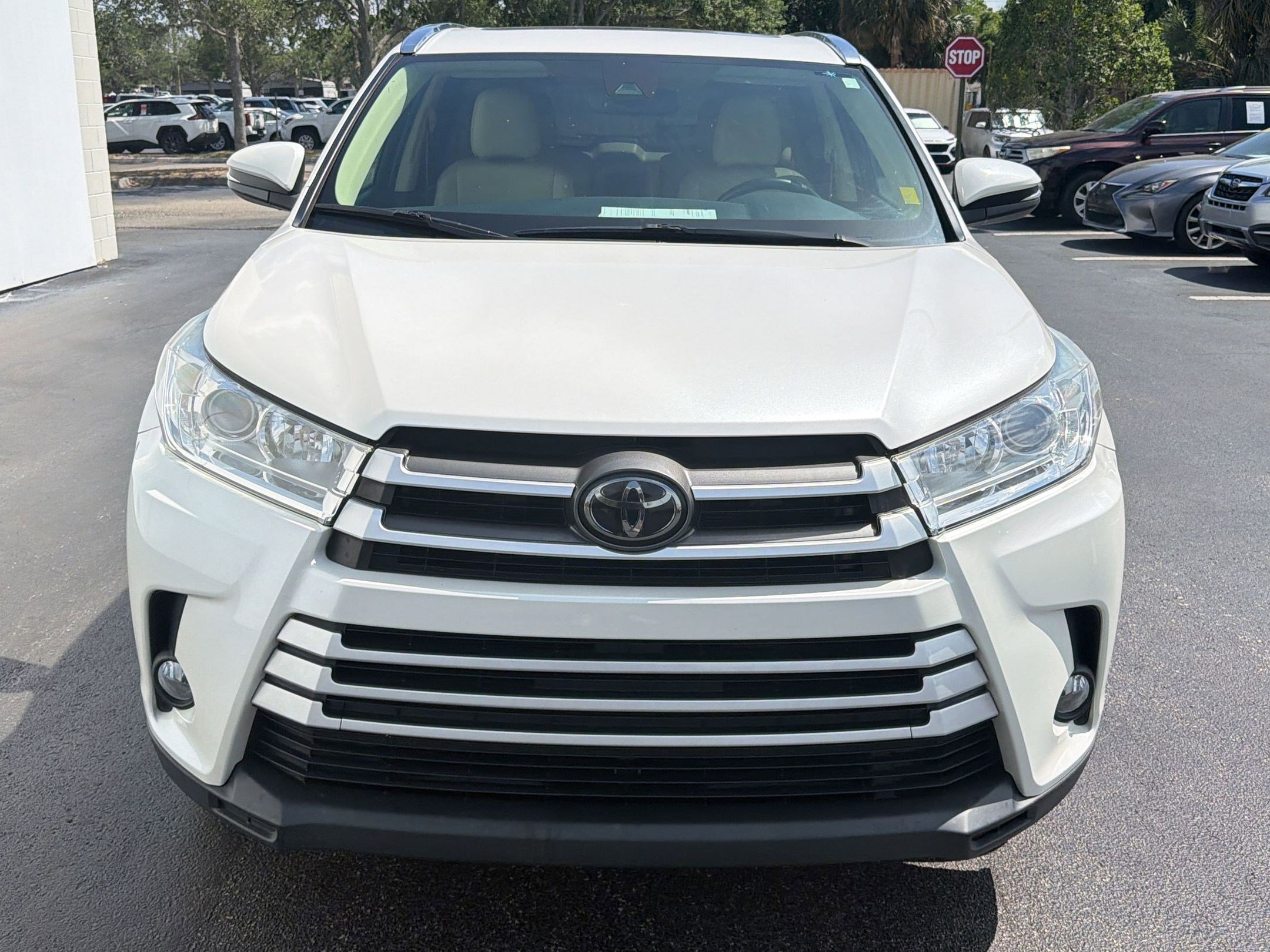 Used 2019 Toyota Highlander XLE image 6