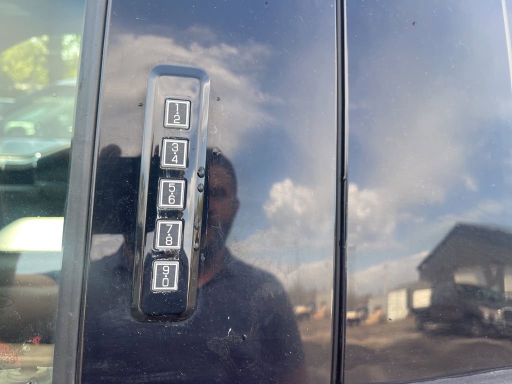 Used 2018 Ford F150 Lariat w/ Equipment Group 502A Luxury image 14