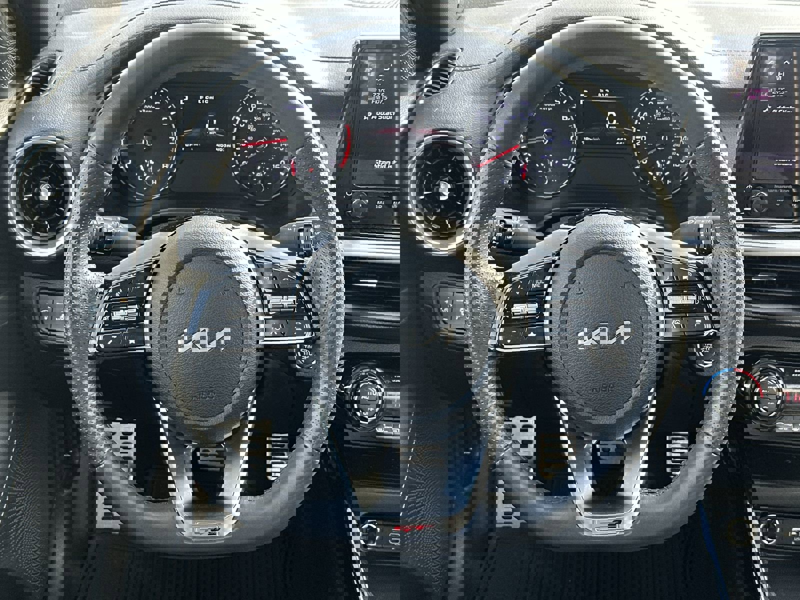 Used 2024 Kia Forte GT-Line w/ GT-Line Premium Package image 19