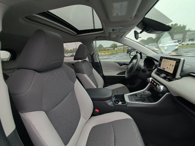 Certified 2025 Toyota RAV4 XLE w/ Convenience Package FWD image 4