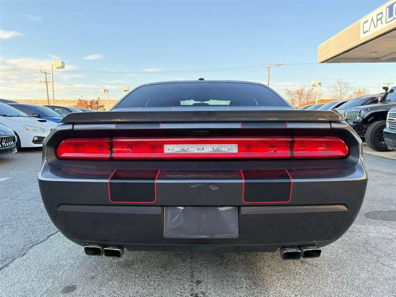 Used 2013 Dodge Challenger R/T w/ Blacktop Pkg image 8