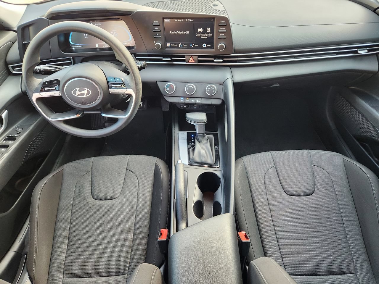 Used 2025 Hyundai Elantra SE w/ Cargo Package FWD image 24