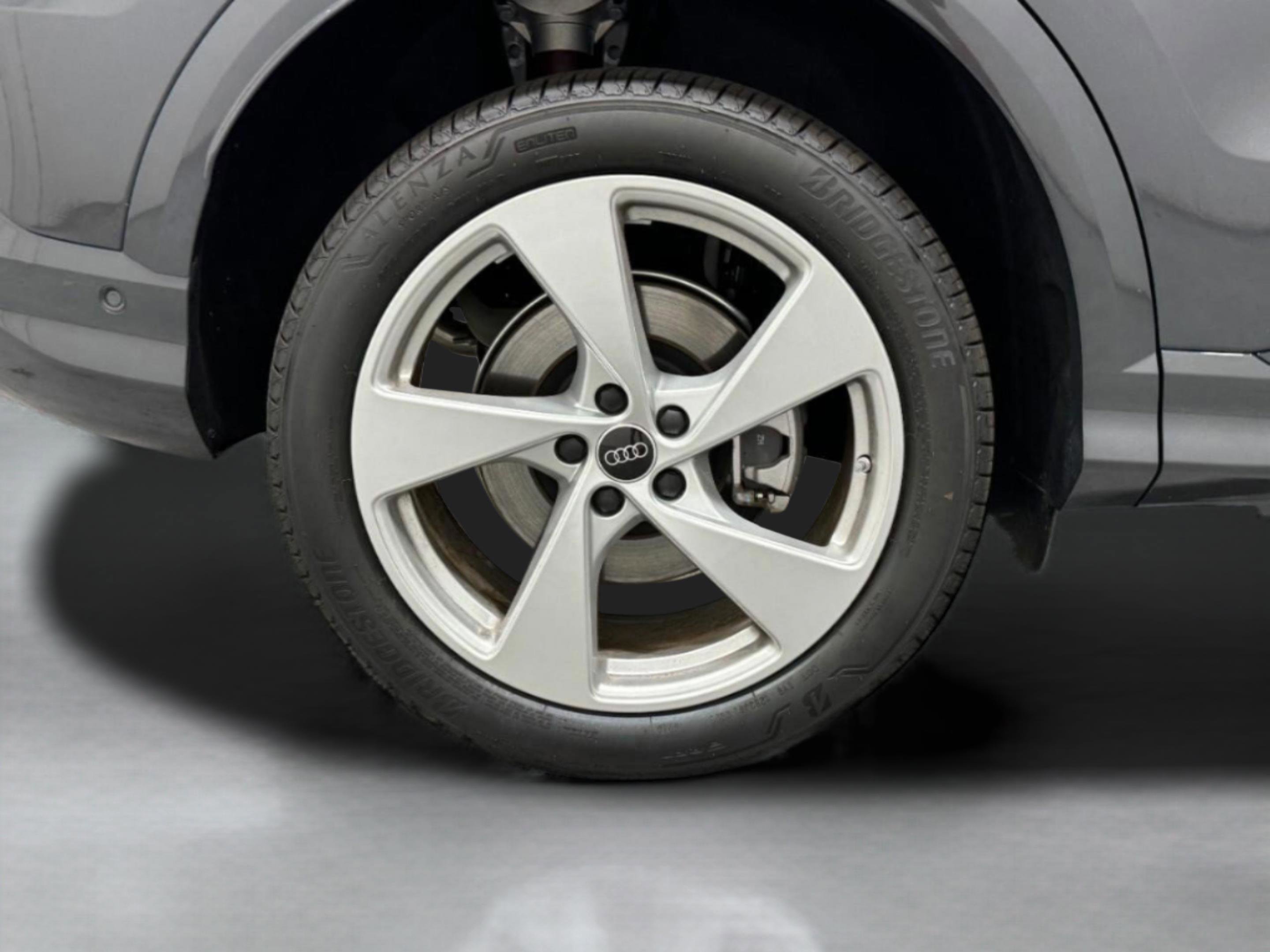 New 2025 Audi Q5 Premium Plus image 36