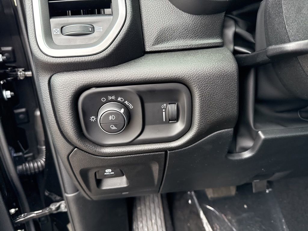 New 2026 RAM 1500 Express image 16