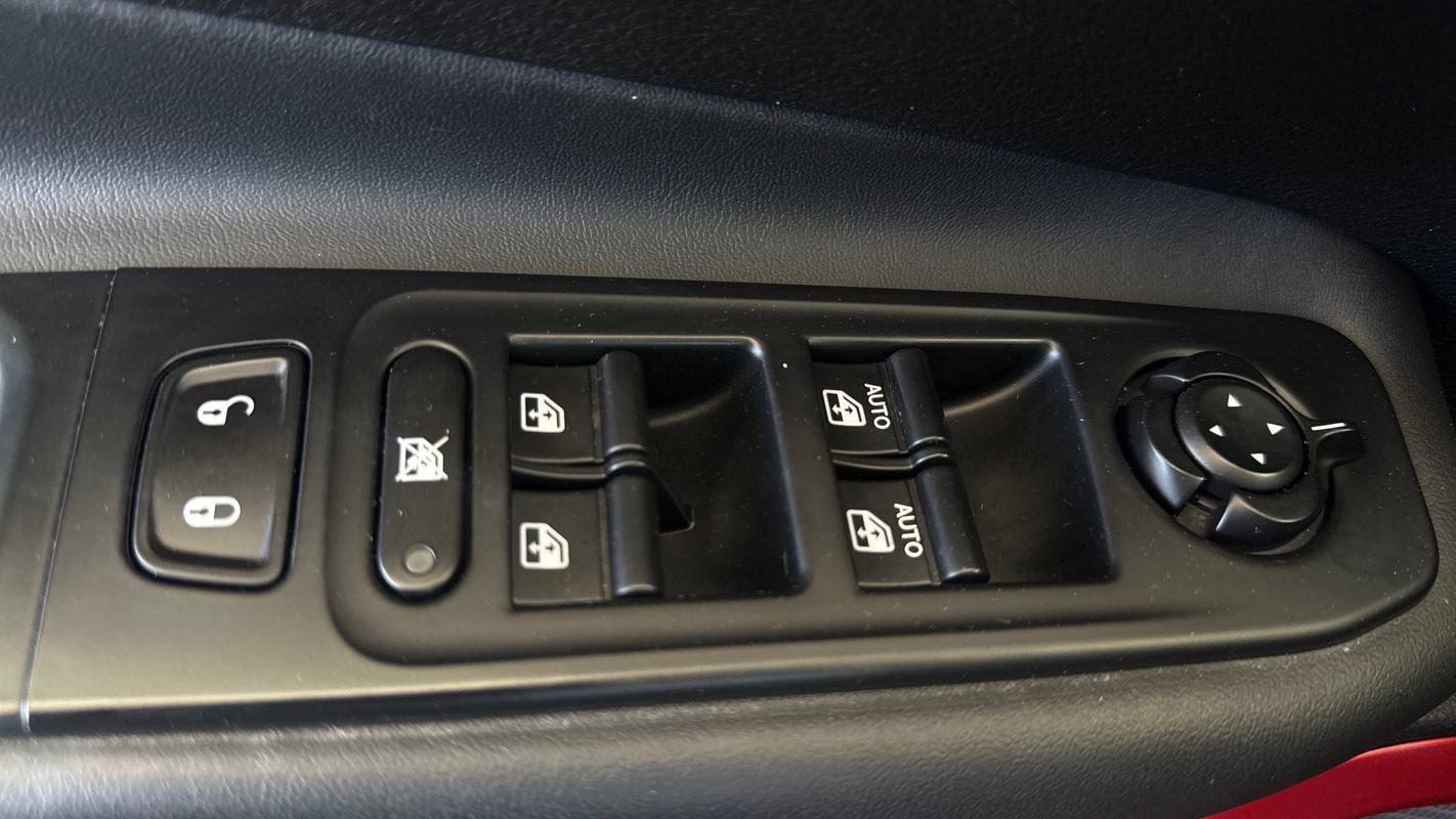 Used 2016 Jeep Renegade Trailhawk AWD/4WD image 37