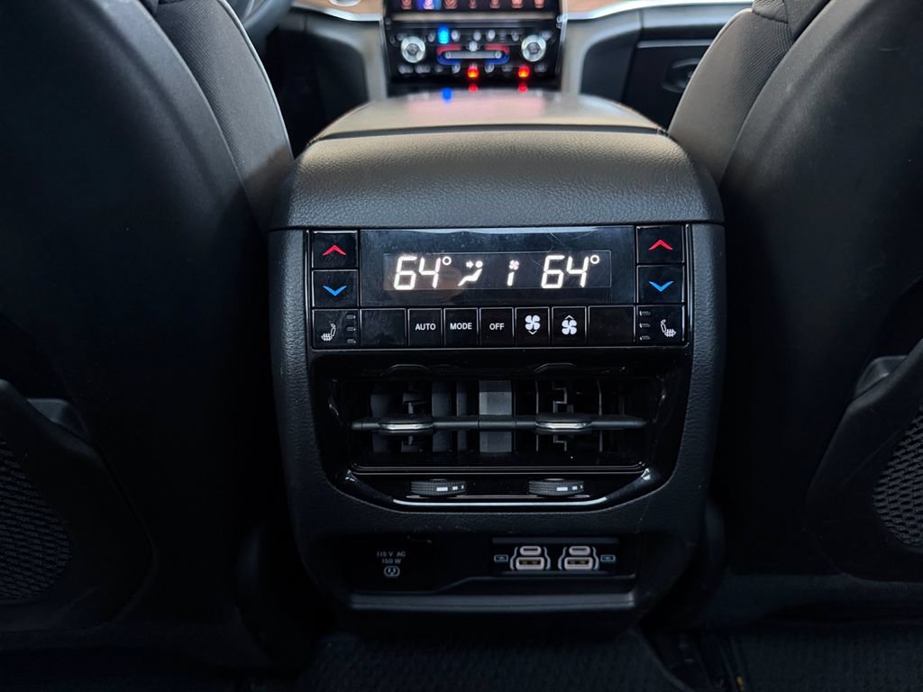 Used 2022 Jeep Grand Cherokee Summit w/ Advanced Protech Group IV AWD/4WD image 28