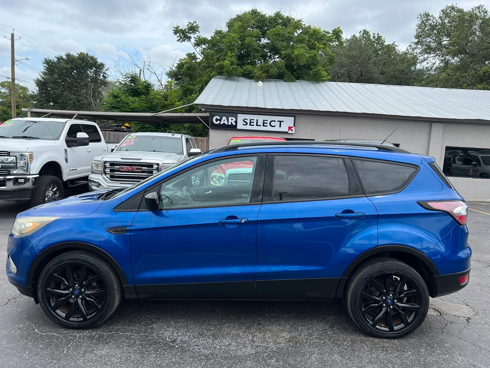 Used 2017 Ford Escape SE w/ SE Sport Appearance Package FWD image 8