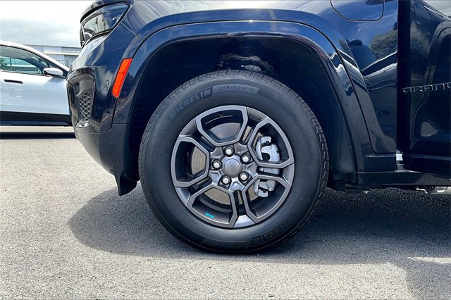 Used 2025 Jeep Grand Cherokee Limited 4xe image 8