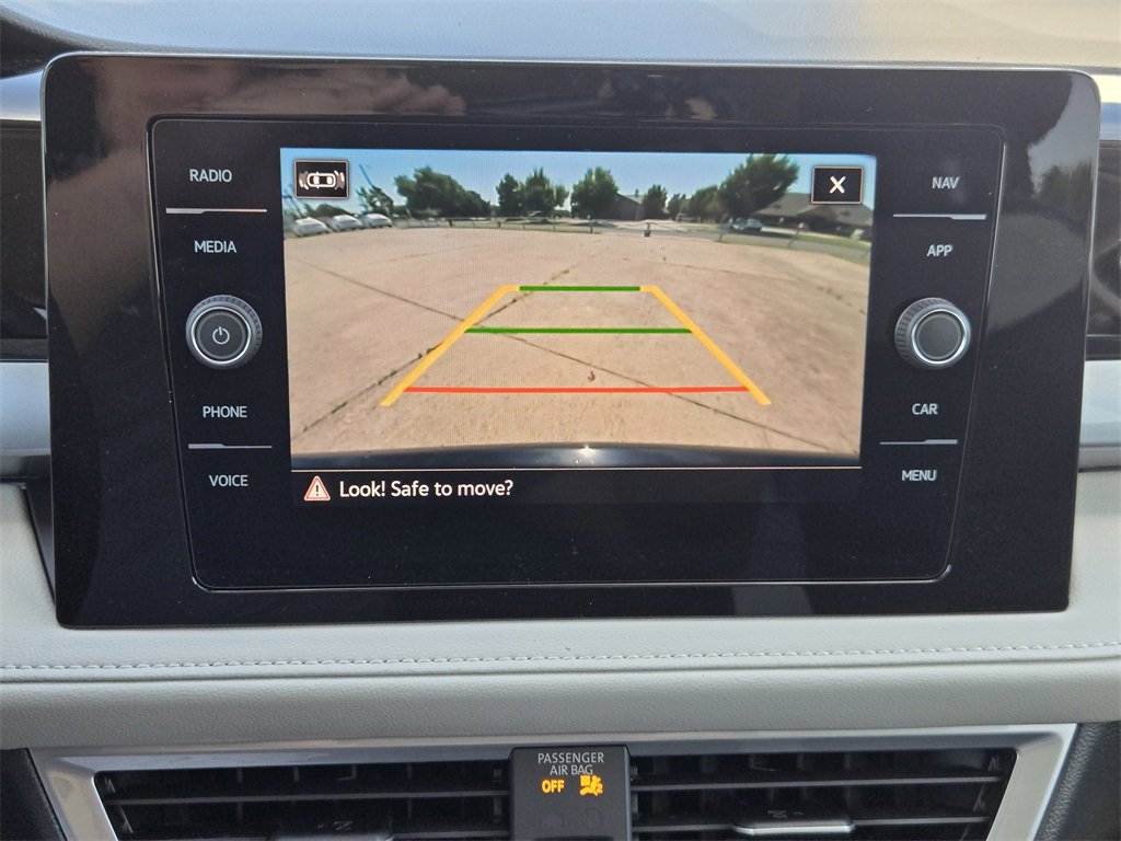 New 2025 Volkswagen Taos SEL image 15