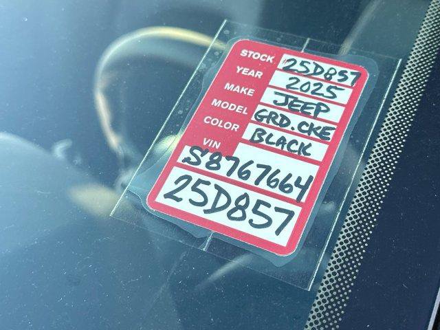 New 2025 Jeep Grand Cherokee L Altitude RWD image 27