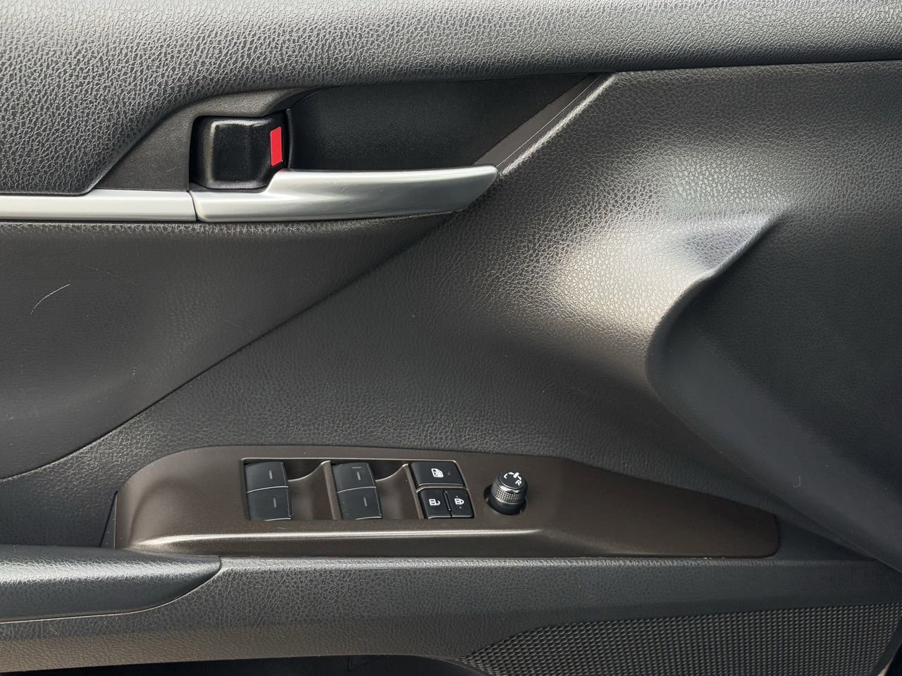 Used 2023 Toyota Camry SE image 23