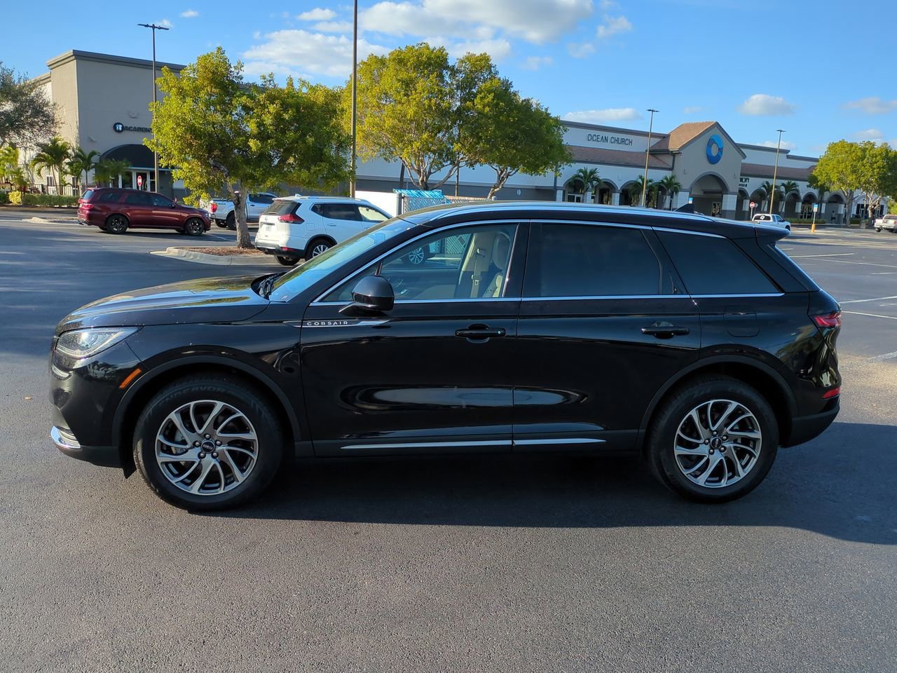 Used 2021 Lincoln Corsair AWD w/ Equipment Group 101A image 7