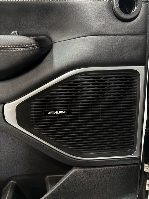 Certified 2024 Jeep Wagoneer L Series II w/ Flexible Seating Group image 18