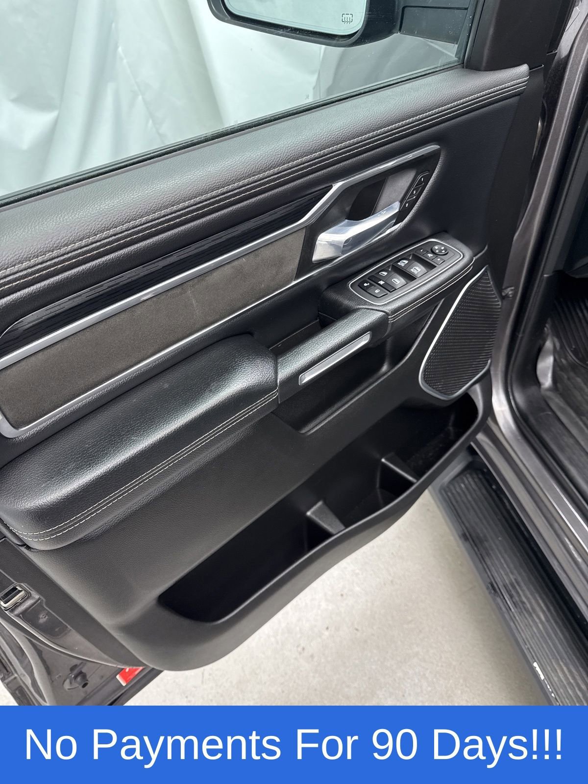 Used 2023 RAM 1500 Laramie AWD/4WD image 17