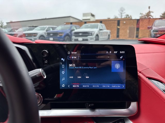 Used 2024 Chevrolet Corvette Z06 RWD image 16