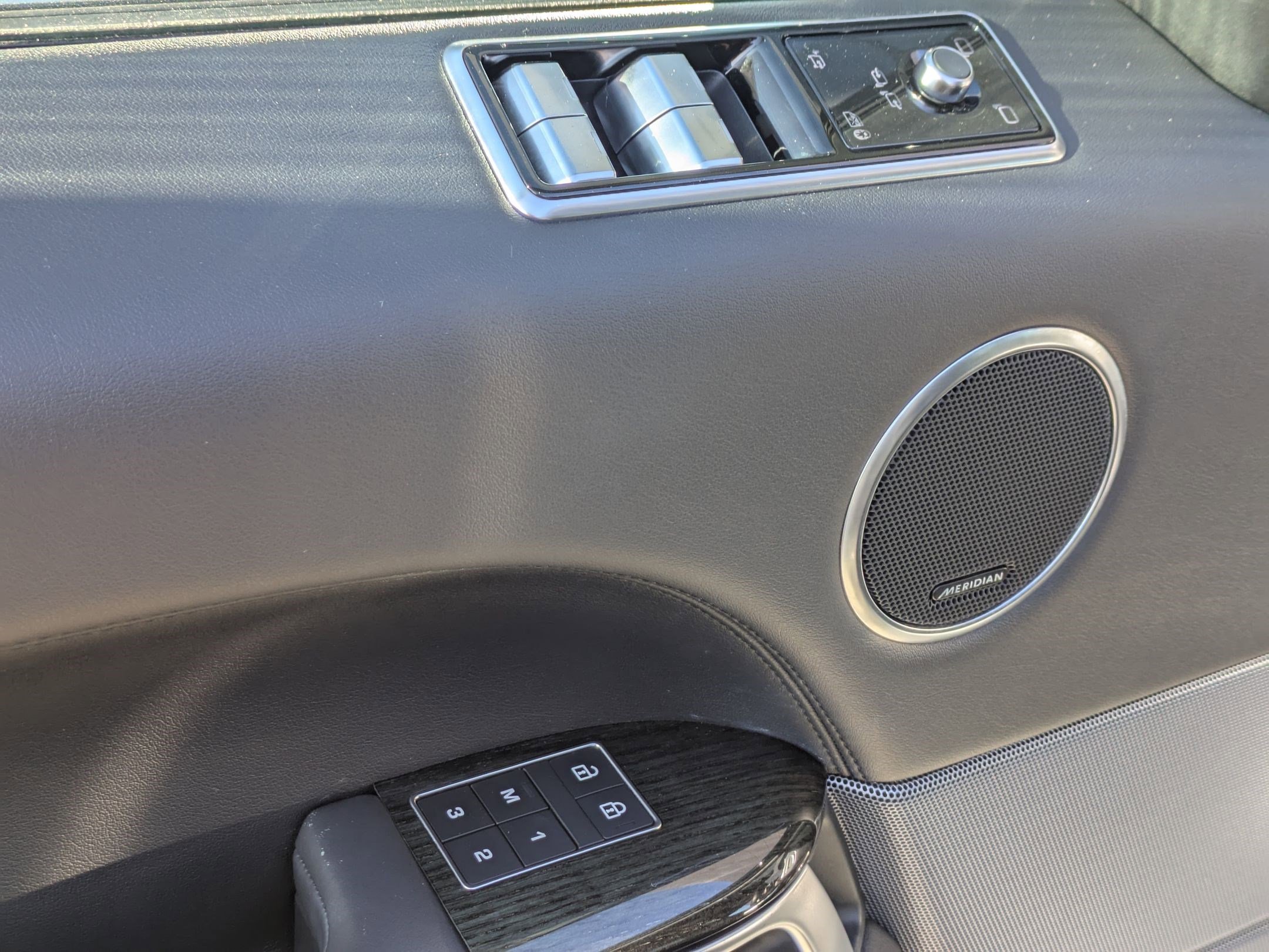 Used 2021 Land Rover Range Rover Sport HSE Silver Edition image 13